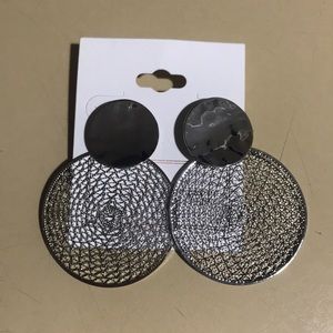 3/$20 🌟 Silver circle earrings